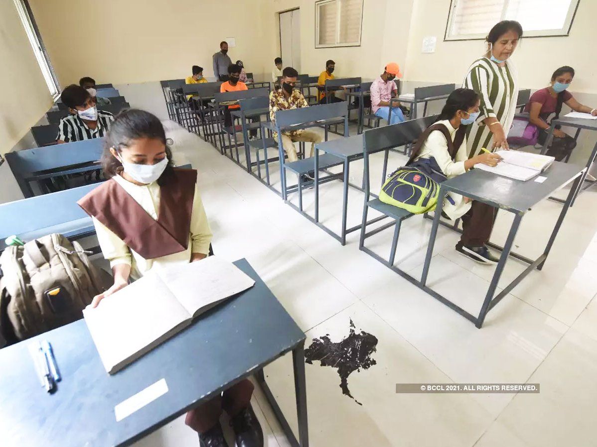 Delhi School Reopen: दिल्ली में अभी नहीं खुलेंगे स्कूल, केवल ऑनलाइन क्लास चलेंगी