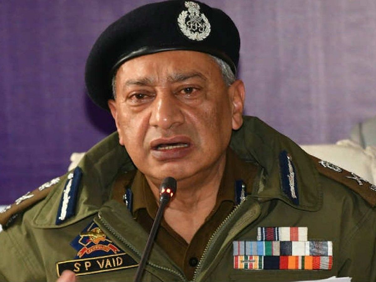 जम्मू-कश्मीर के पूर्व DGP वैद का बड़ा बयान- घाटी में हिंदुओं को दिए जाएं हथियार और ट्रेनिंग