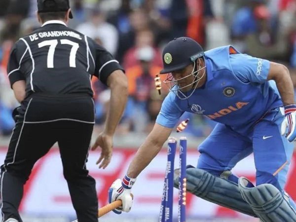 MS Dhoni run out