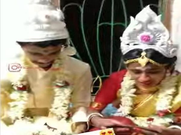 Dulha Dulhan Video Bride Groom Playing game on mobile phone funny video viral in hindi