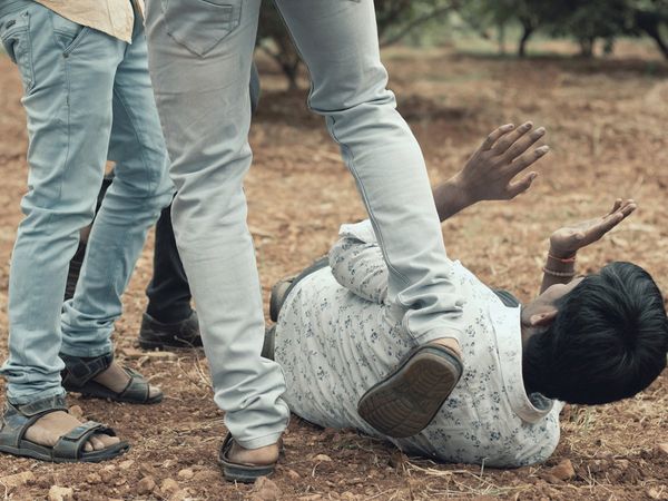 Dalit man beaten up for sitting on chair, said- only Thakur can sit on chair at Chhatarpur in Madhya Pradesh