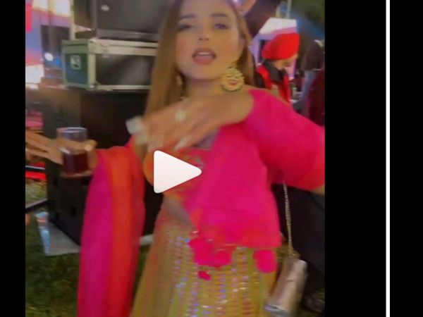 Dance Video Woman Dance In Wedding Viral Video in Hindi