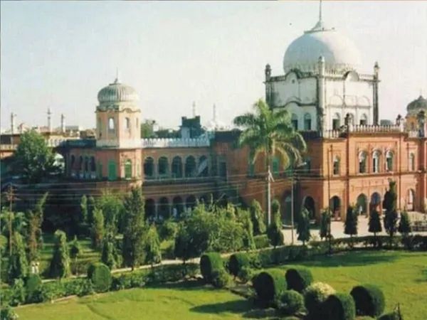 Complainant claims Darul Uloom Deoband's fatwas are 'unlawful' and against the provisions of the law