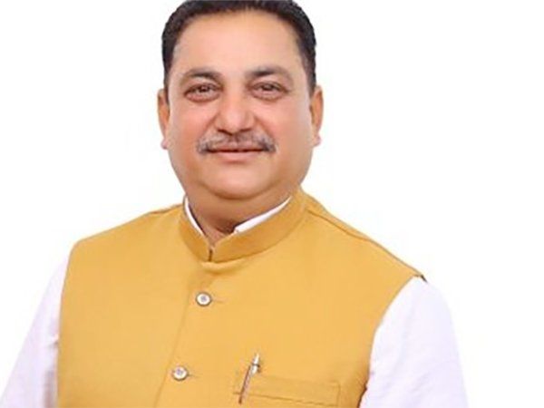 Deepak Bali Resigns from AAP