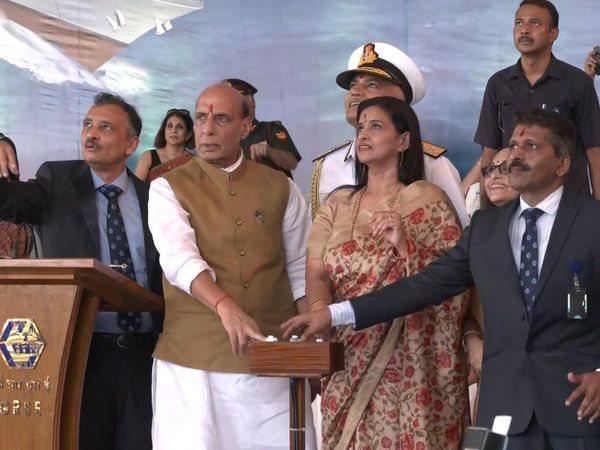 Defense Minister Rajnath Singh launched Project 17A stealth frigate 'Dunagiri', know about this warship