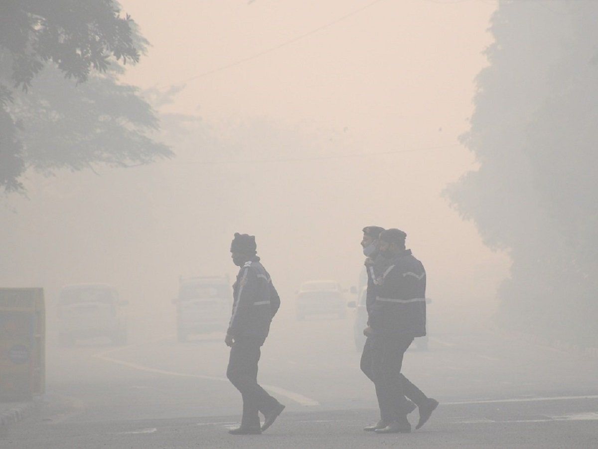 Delhi Winter: दिल्ली में आज रहा सीजन का सबसे ठंडा दिन, सामान्य से इतना कम रिकॉर्ड किया गया अधिकतम तापमान