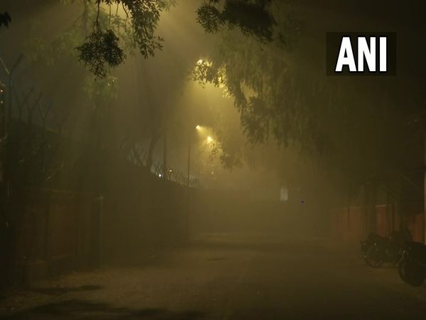 After Diwali celebrations, air quality at Delhi's Janpath recorded in 'hazardous' category