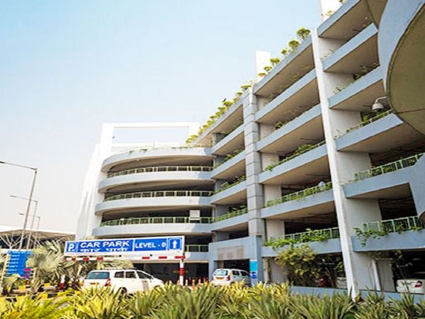 At Delhis IGI airport 15 minutes of parking of all private vehicles at the MLCP free