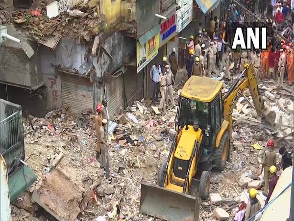 A four storey building collapsed in the Sabzi Mandi area of Delhi