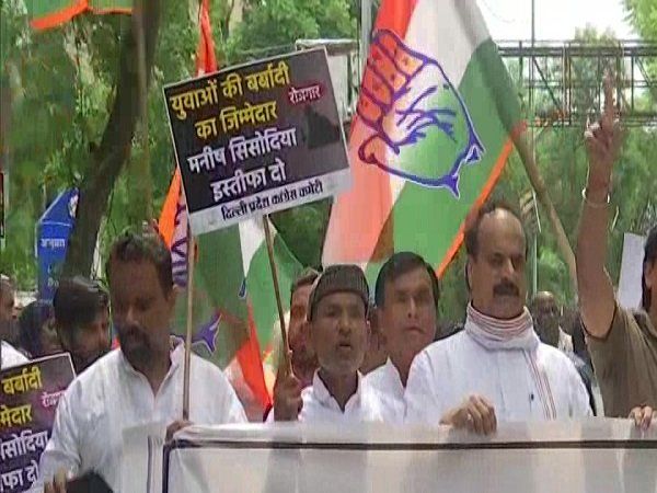 Delhi Congress Committee demands resignation of Delhi Deputy CM Manish Sisodia after CBI raids