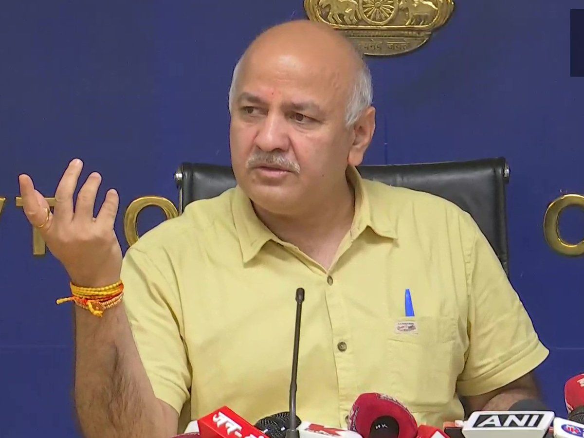 दोस्तों के हजारों लाखों करोड़ों के लोन और टैक्स माफ किए जा रहे हैं, मनीष सिसोदिया बोले- हम लोगों के कल्याण पर खर्च कर रहे हैं