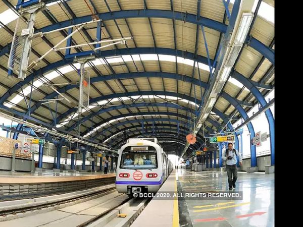Delhi Metro closed on Janta curfew