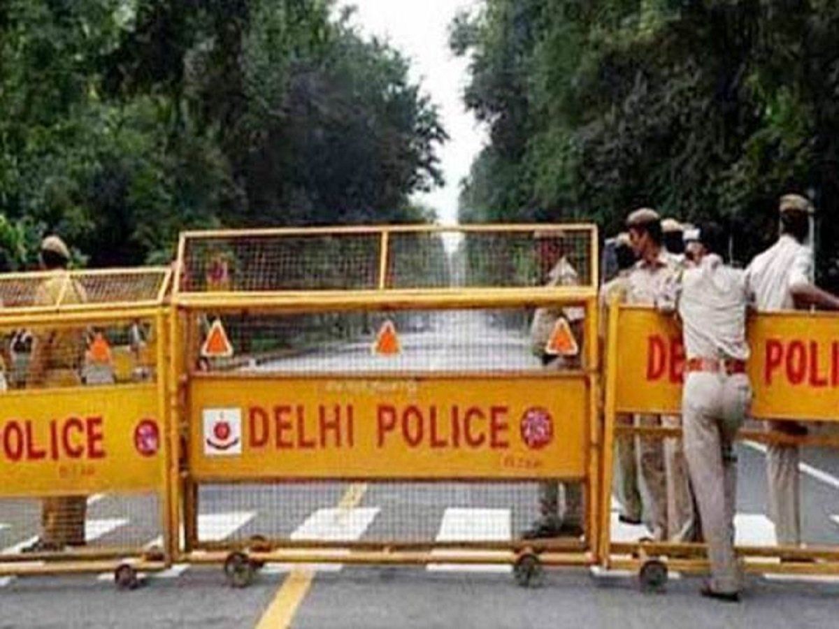 Delhi: CR Park में दिल्ली पुलिस और बदमाशों के बीच मुठभेड़, एक बदमाश घायल