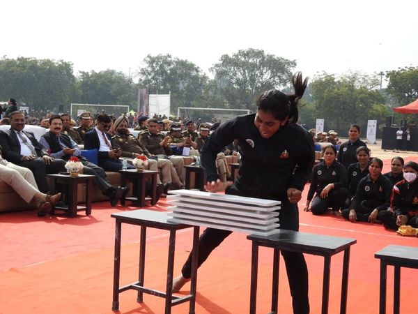 International Women's Day Delhi Police organised a program for girl students for self defence training