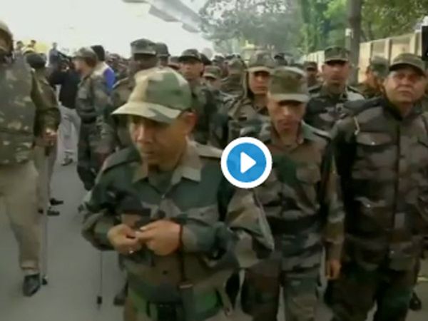 Delhi Police in Army uniform at CAA Protest venue Zafarabad