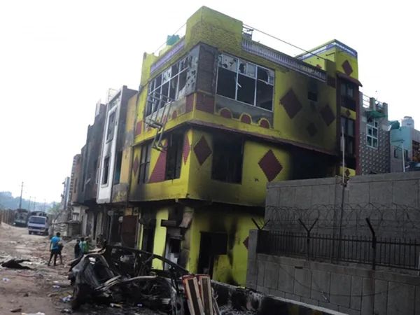 A viral picture from Delhi riots used by terrorist organization Islamic State IS 