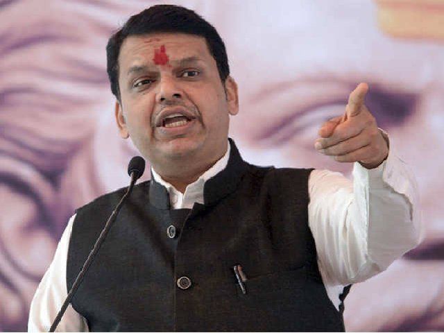 आखिर क्यों कि शिवसेना ने की देवेंद्र फडणवीस की तारीफ, कहा- अच्छा काम कर रहे