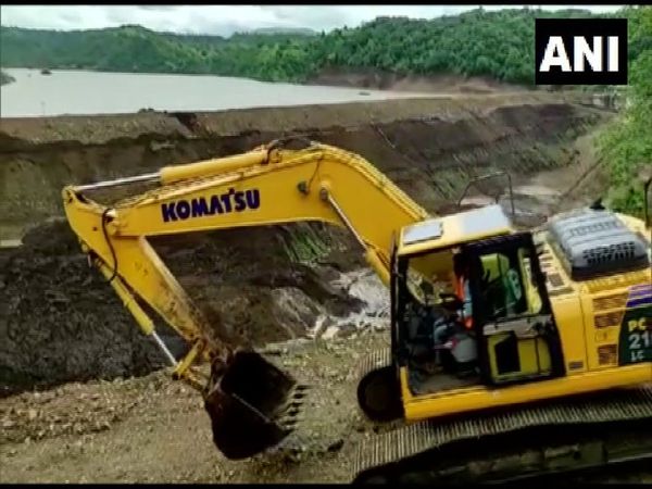 Madhya Pradesh Army takes over after leakage continues in Dhar Dam 18 villages evacuated