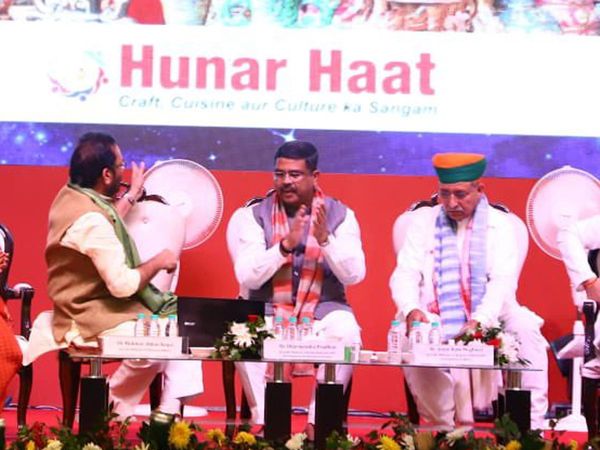 Union Minister Dharmendra Pradhan said - Emphasis on 'study and earning' in new education policy