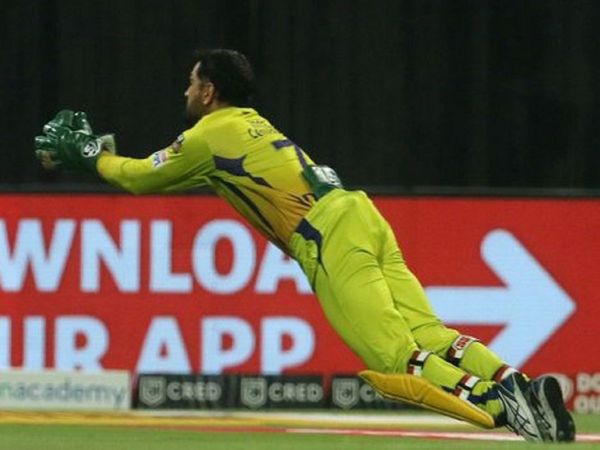 Dhoni catch