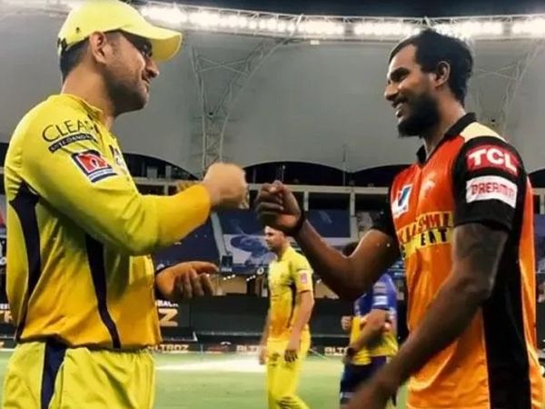 MS Dhoni and T Natarajan