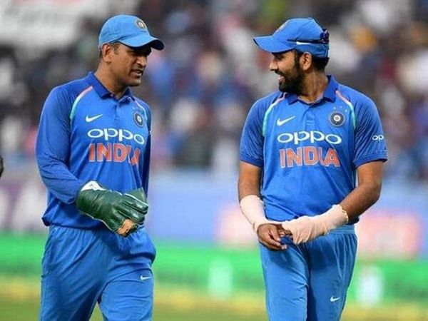 MS Dhoni and Rohit Sharma 
