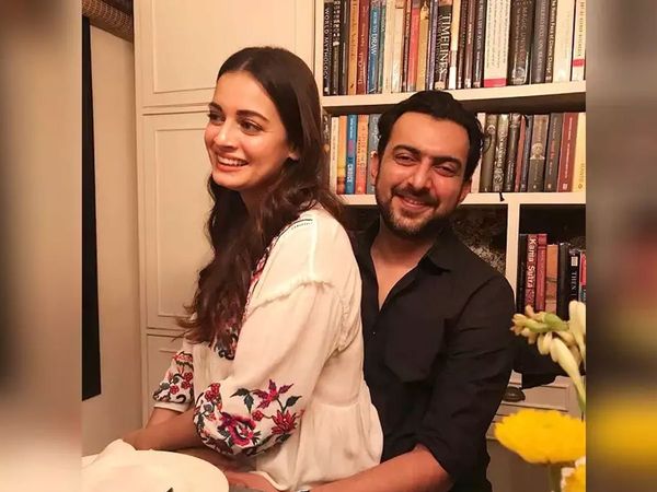 Dia Mirza, Sahil Sangha