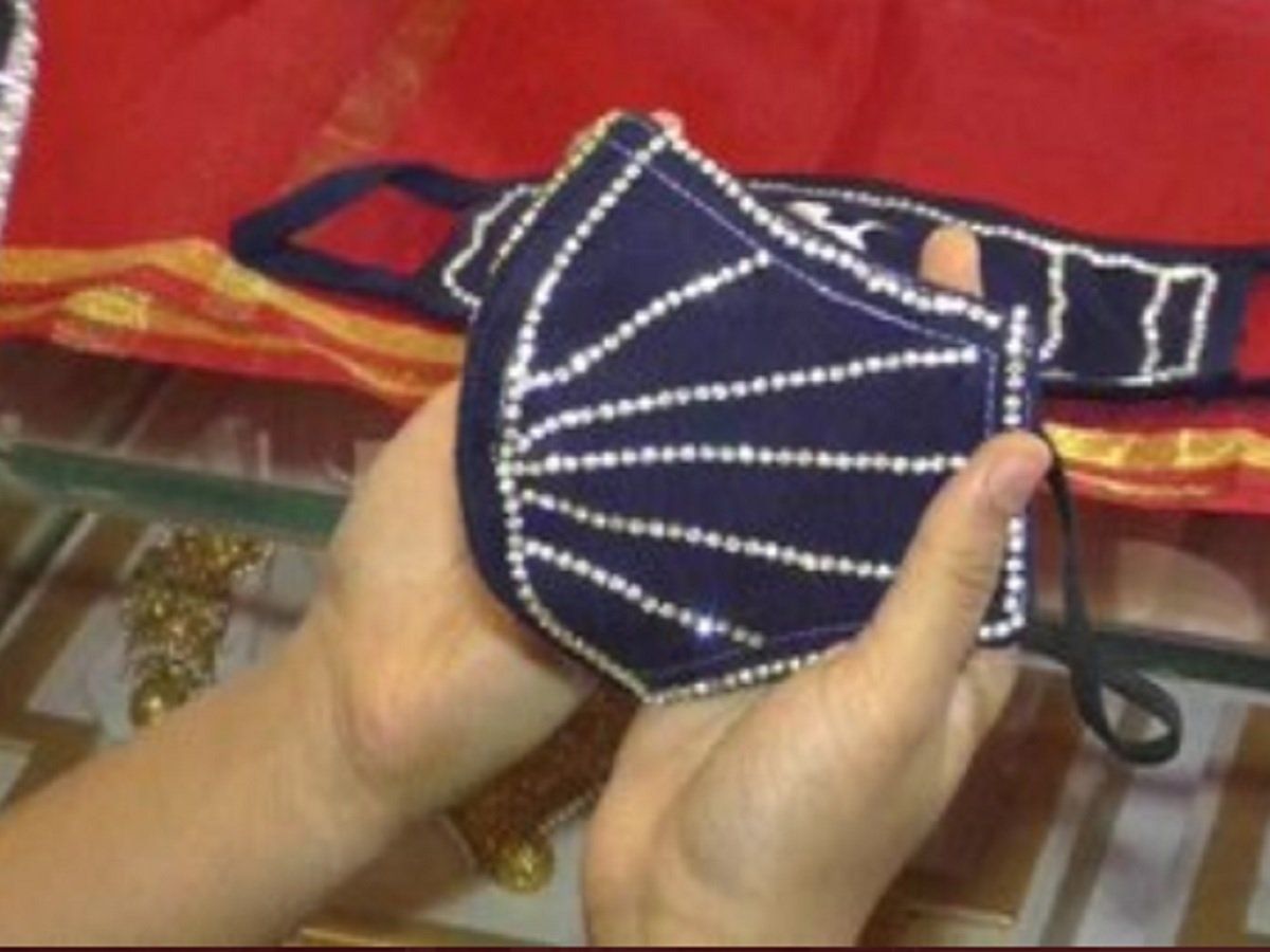 Diamond Masks: बाजार में आ गए हीरों से जड़े हुए मास्क, लाखों में है कीमत