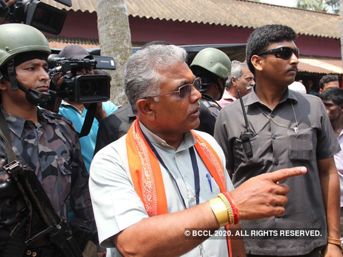 Dilip Ghosh: बंगाल बीजेपी चीफ दिलीप घोष की गाड़ी पर मुर्शिदाबाद में हमला, 15 दिन पहले भी हुआ था अटैक