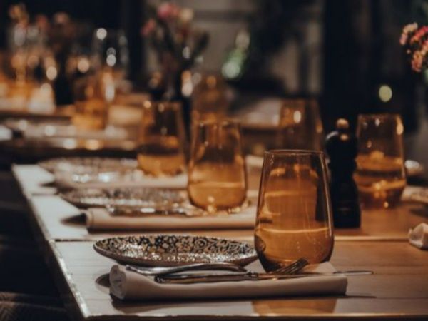 Woman Hosted Dinner Party And Demand Money To Guest In Britain