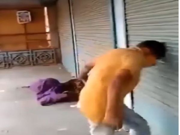 Today Funny Video Drunk man doing something Strange Watch Funny Video