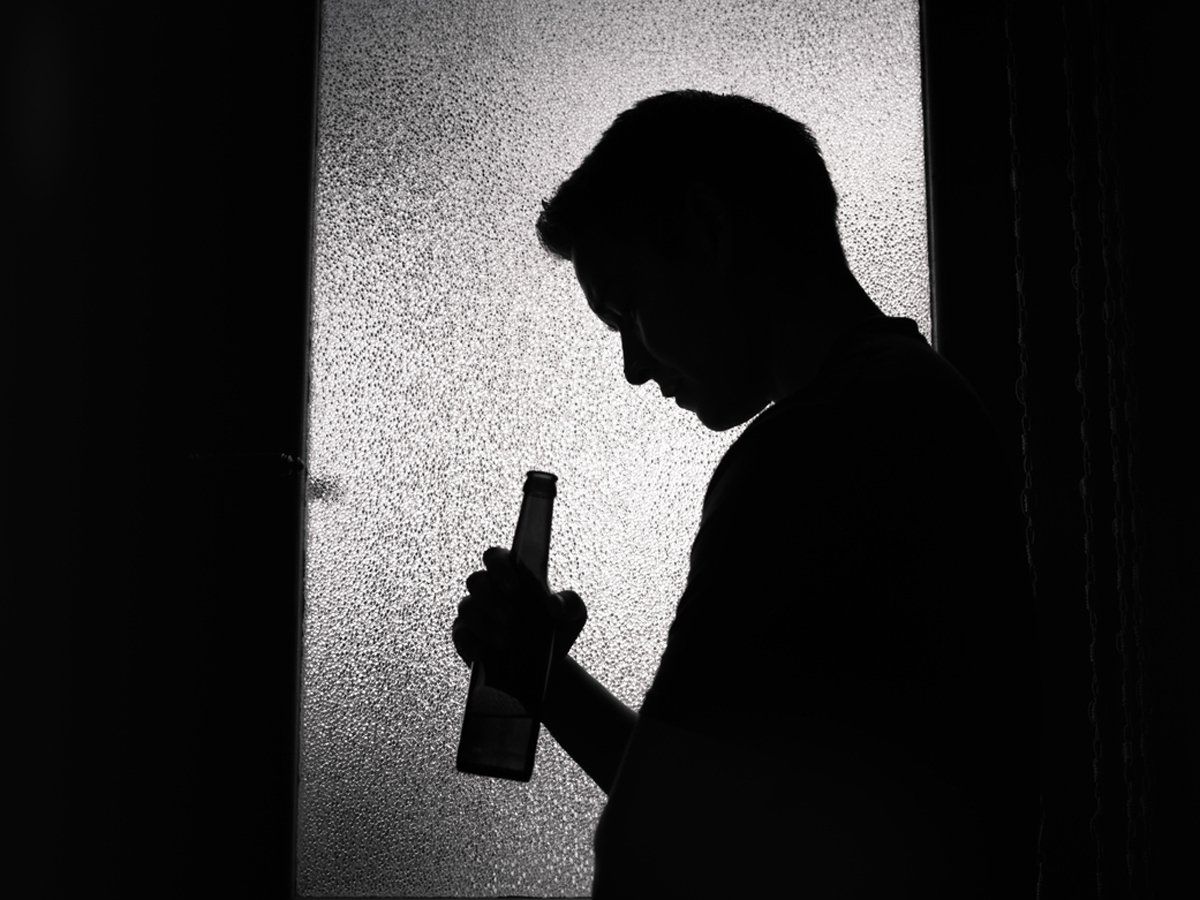 शराब के नशे में धुत नग्न घूमते पाए गए जदयू नेता, बिहार के नालंदा में शराब बंदी की उड़ी धज्जियां