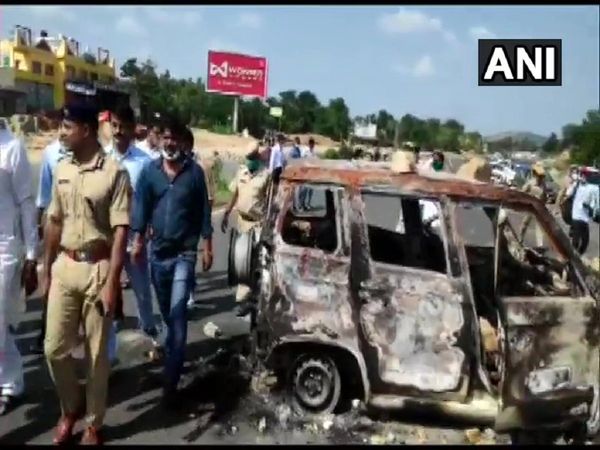 Violent Protest by Candidates of Teachers' Exam in Rajasthan's Dungarpur govt approaches protesters