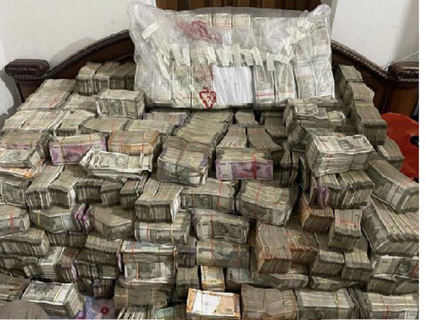 West Bengal 7 crores found under the bed of the house during ED raid cash worth 18 crores recovered so far