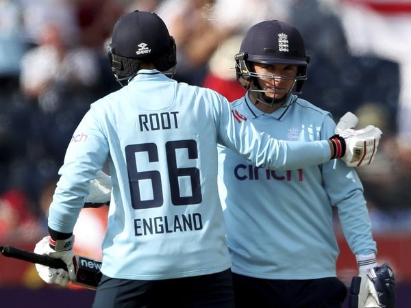 England beat Sri Lanka by 5 wickets in first ODI