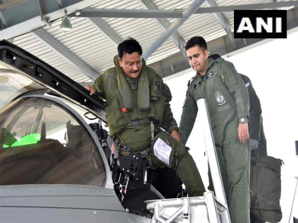  Eastern Air Command chief takes off in Rafale fighter jet at Hasimara airbase