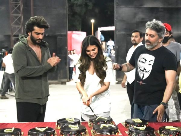 Ek Villain Returns release date 8 July 2022: Arjun Kapoor, Disha Patani, John Abraham and Tara Sutaria wrap up Mohit Suri Movei EVR- 
