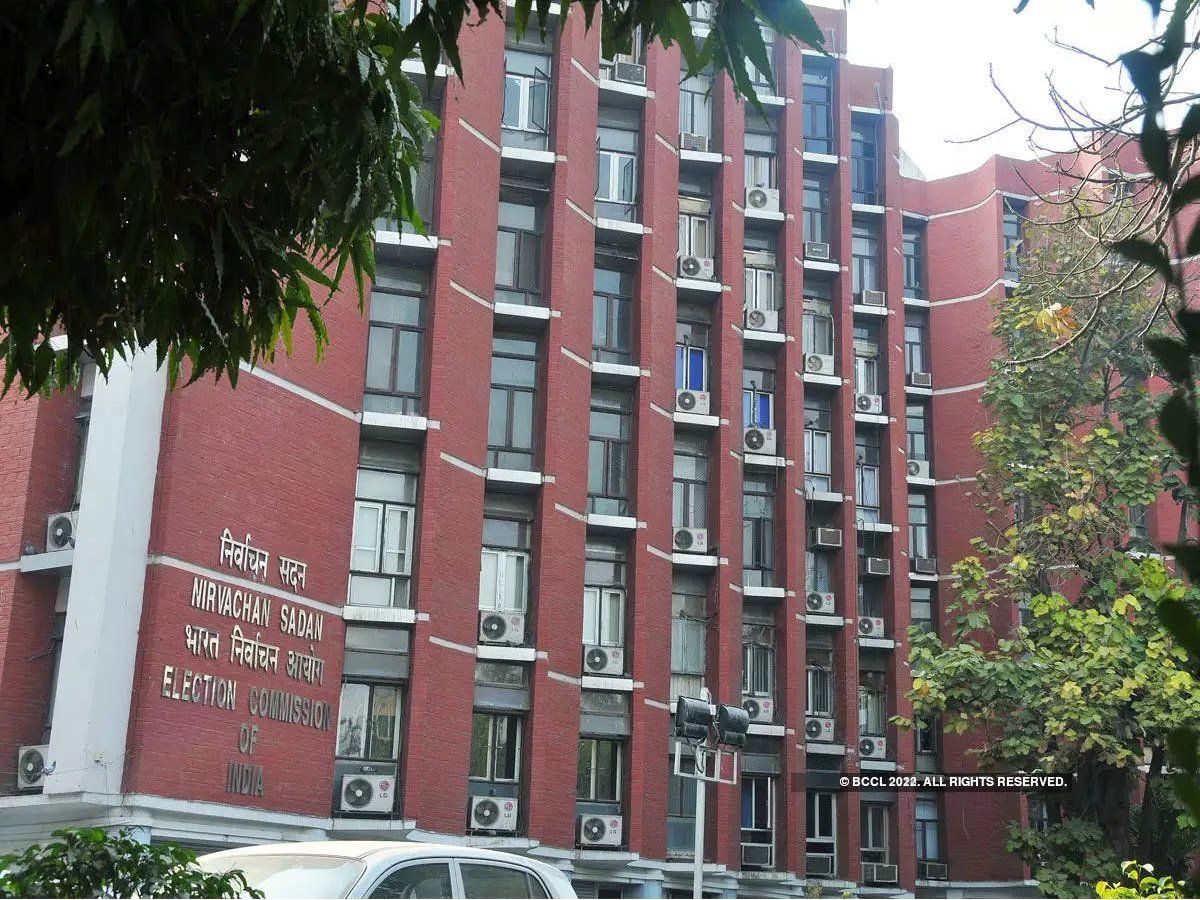 चुनाव आयोग ने 22 जनवरी तक बढ़ाई रैलियों, रोड शो पर रोक, इंडोर मीटिंग के लिए जारी की नई गाइडलाइंस