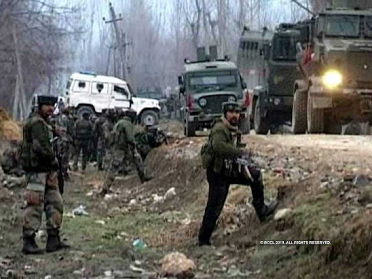 Jammu Kashmir: अवंतीपोरा में सुरक्षाबलों और आतंकियों के बीच मुठभेड़ जारी, एक आतंकी ढेर