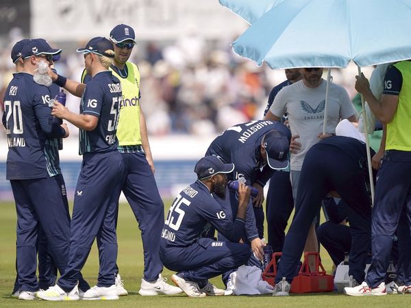England vs South Africa 1st ODI: Heat wave affect players