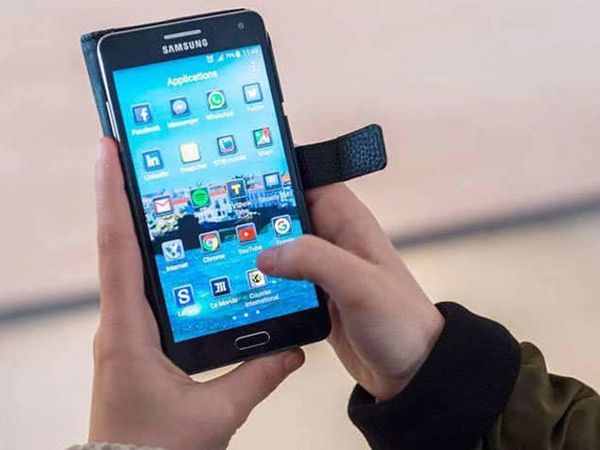 Government of India warns to users against downloading some fake apps who steal users personal data