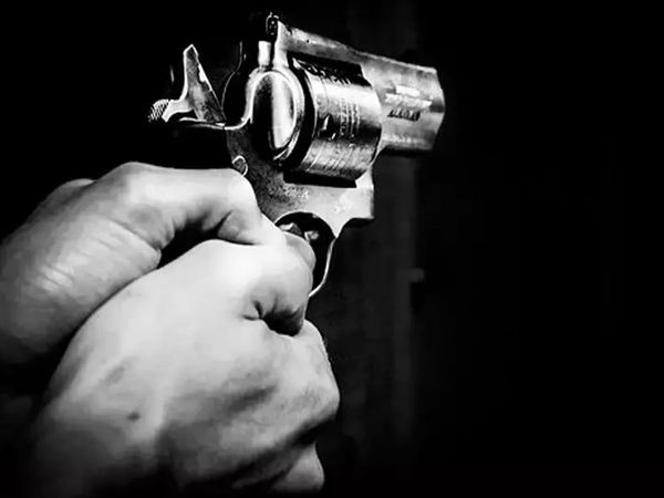 firing on dancer in shajhanpur 