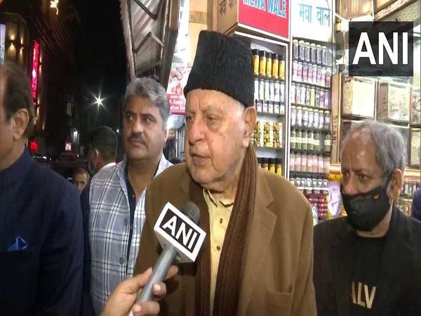 Farooq Abdullah urges Centre to initiate talks with Pakistan 