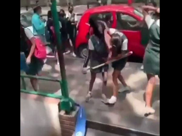 Fight Between School Girls Shocking Video Goes Viral