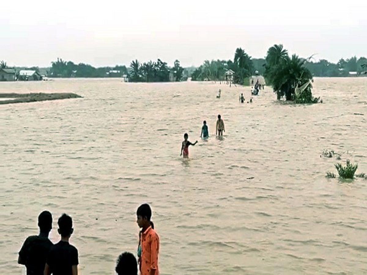 असम के 22 जिलों में बाढ़ का कहर, 2095 गांवों के 7.19 लाख लोग प्रभावित, अब तक 24 लोगों की मौत