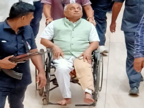 Former Gujarat Deputy CM Nitin Patel was injured when a herd of cattle entered the Tiranga Yatra in Mehsana