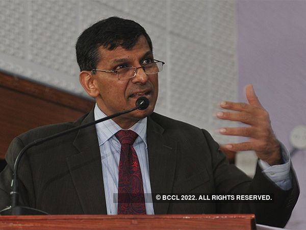 Know yourself, challenge yourself, take others with you, Raghuram Rajan gave three thoughts to the students