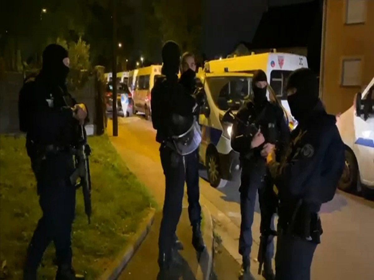 France: टीचर ने क्लास में दिखाया पैगंबर मोहम्मद का कार्टून, हमलावर ने सिर किया कलम