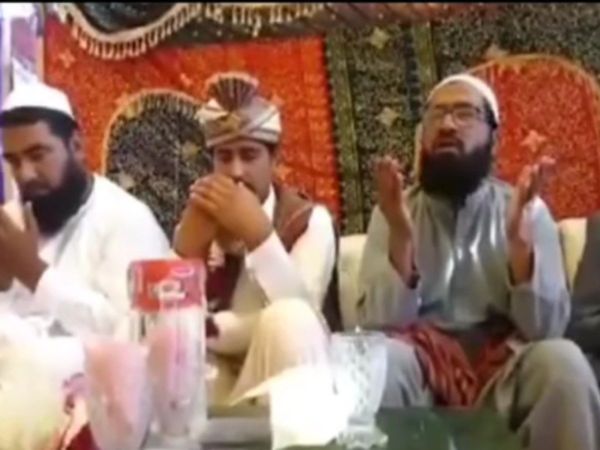  Man prayers for the marriage of bachelor boys and old people Funny Viral Video