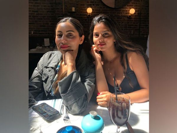 Gauri Khan with Daughter Suhana Khan
